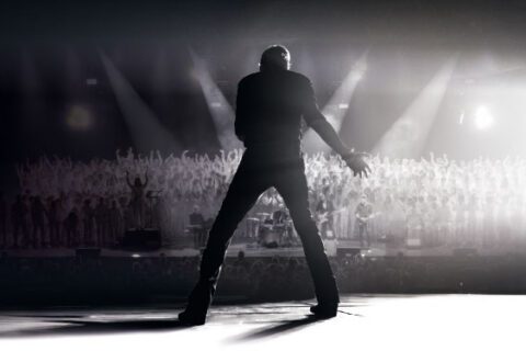 Toujours vivant </br> 500 choristes chantent avec Johnny Hallyday