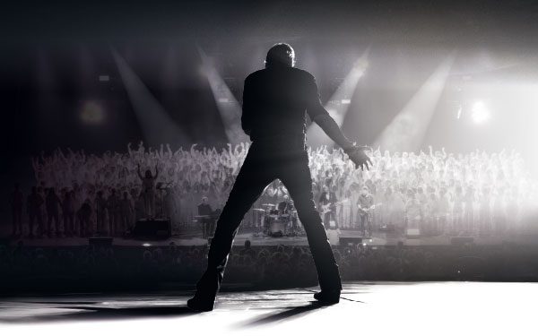 Toujours Vivant-500-choristes-chantent-Johnny-Hallyday.jpg